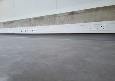 Photo d'un rack de prises électriques