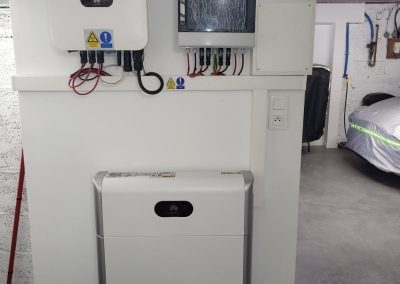 Raccordement électrique photovoltaïque dans un garage